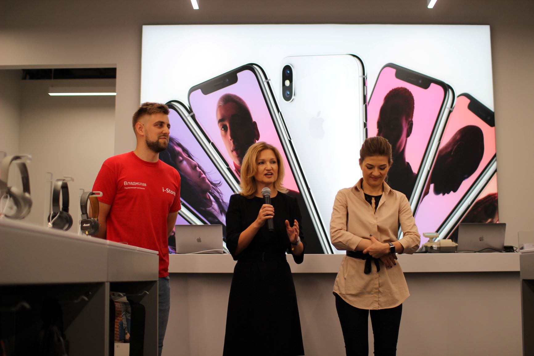 В Минске открылся третий магазин i-Store. Новые iPhone обещают в конце октября