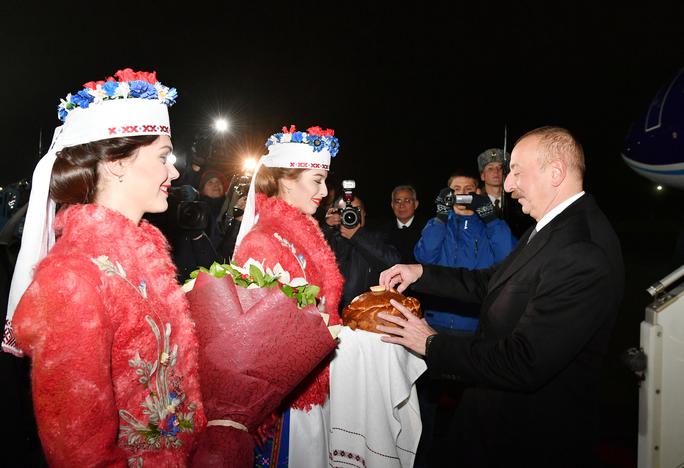 Фотофакт: президент Азербайджана прилетел в Минск