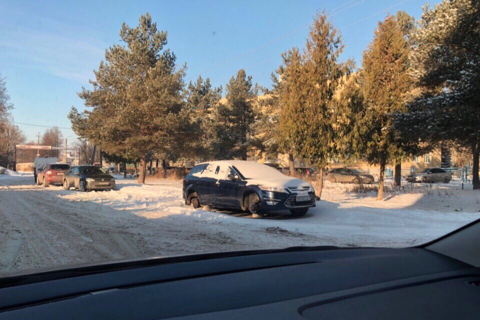 Российское гостеприимство: автомобиль из Беларуси "разули" в Брянске