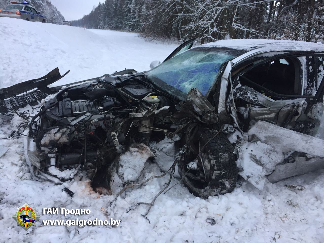 Два водителя пострадали во встречном столкновении под Лидой