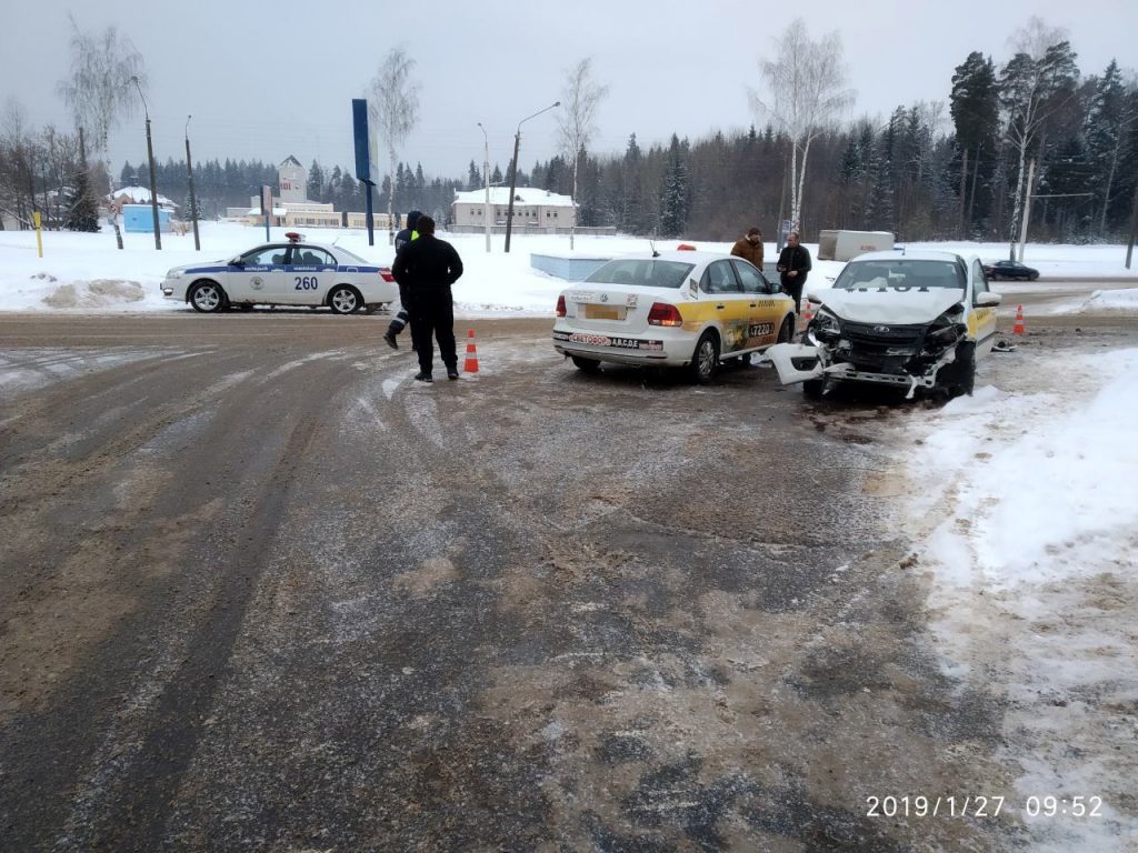 В Новополоцке столкнулись два такси