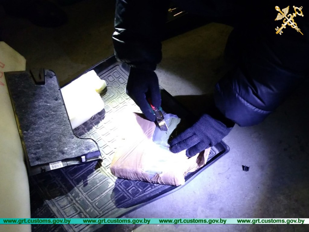 Россиянина задержали в "Каменном логе" с 63 кг гашиша