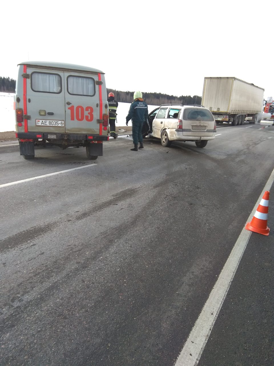 Девушка на Opel столкнулась с грузовиком в Чаусском районе