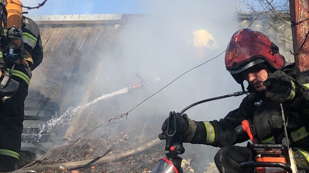 В Минске на пожаре спасли мать и сына