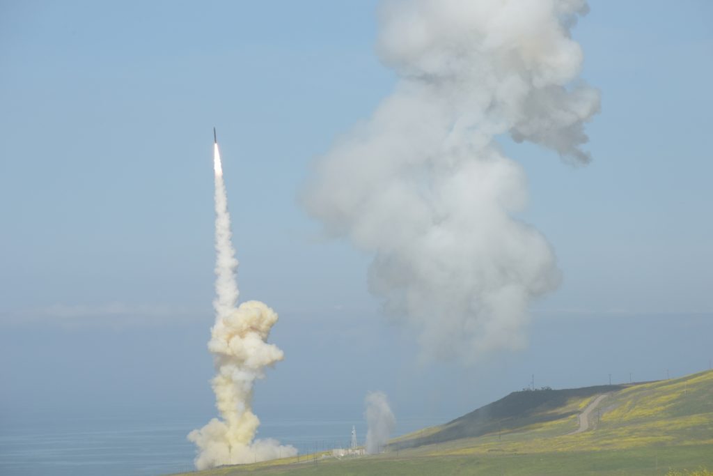 США впервые показали двойной перехват межконтинентальных баллистических ракет (видео)