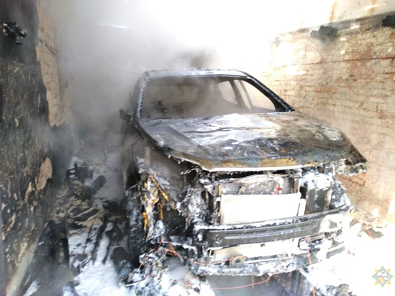 Пожар случился в гаражном кооперативе в Минске