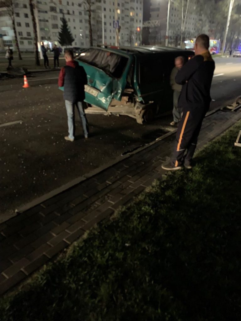 В Витебске парень на Lexus сбил два авто - в соцсетях много видео его гонок по городу