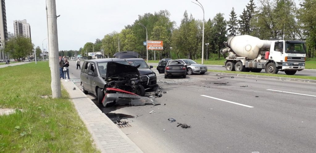 В Могилеве в аварии разбились четыре легковушки, есть пострадавшие