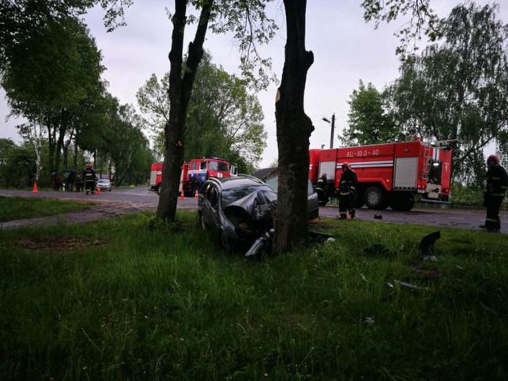 Водитель легковушки разбился насмерть в Клецком районе