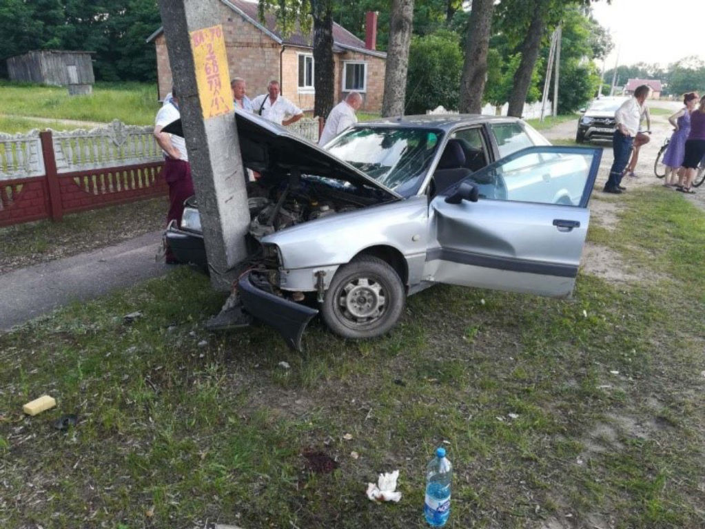 В Дрогичинском районе водитель протаранил опору ЛЭП