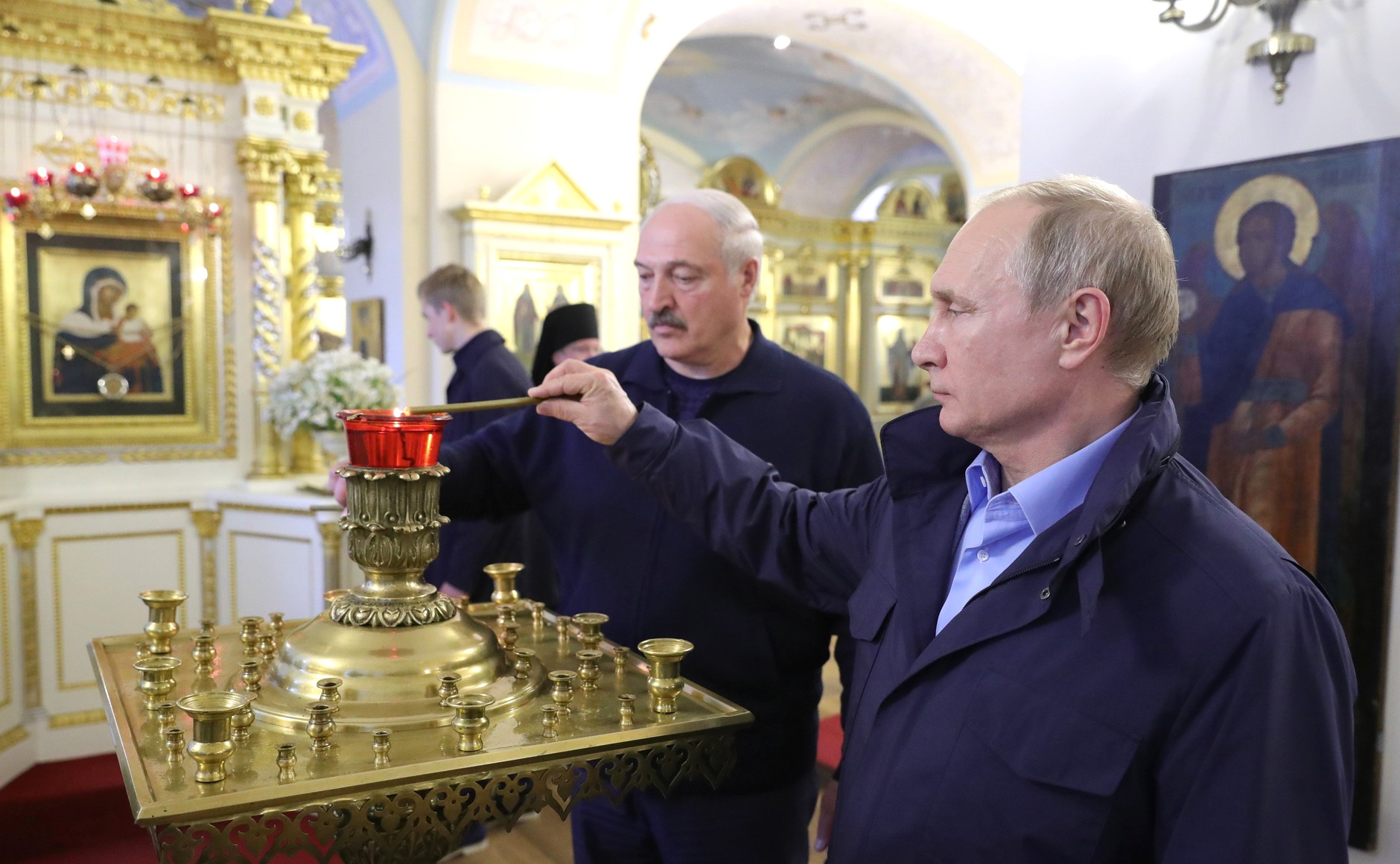 По пути с Валаама в Санкт-Петербург Лукашенко и Путин заехали на Коневец