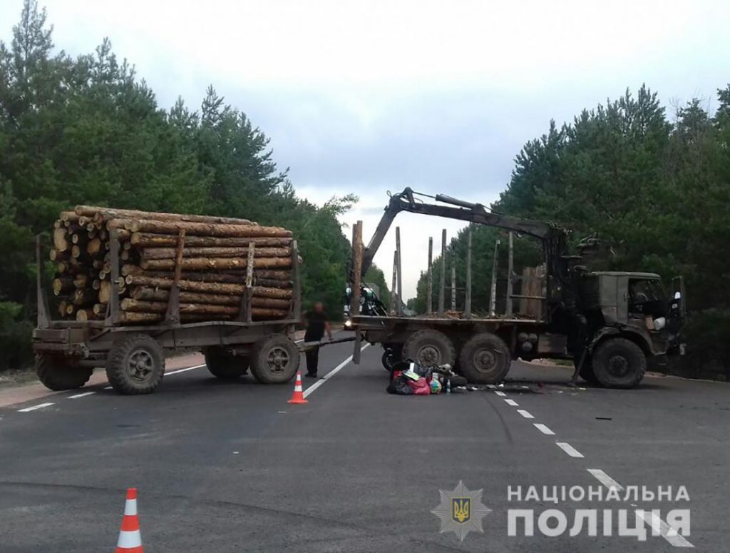 Мотоциклист из Беларуси погиб в Украине в ДТП с лесовозом
