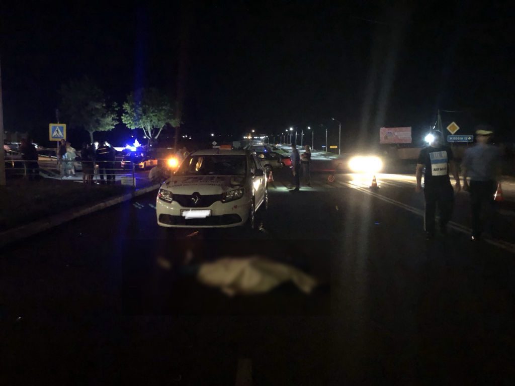 Таксист насмерть сбил женщину на переходе в Рогачеве