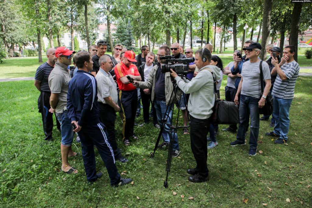 На БелАЭС не заплатили рабочим-россиянам. Они грозятся рассказать о нарушениях на стройке станции