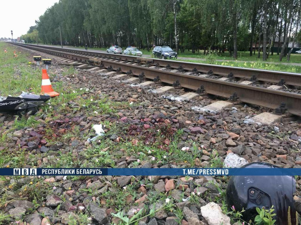 В Шклове подростку оторвало ноги грузовым поездом