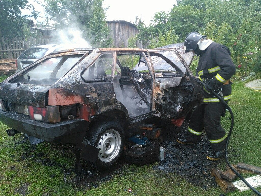 Три легковушки сгорели за выходные в Гомельской области