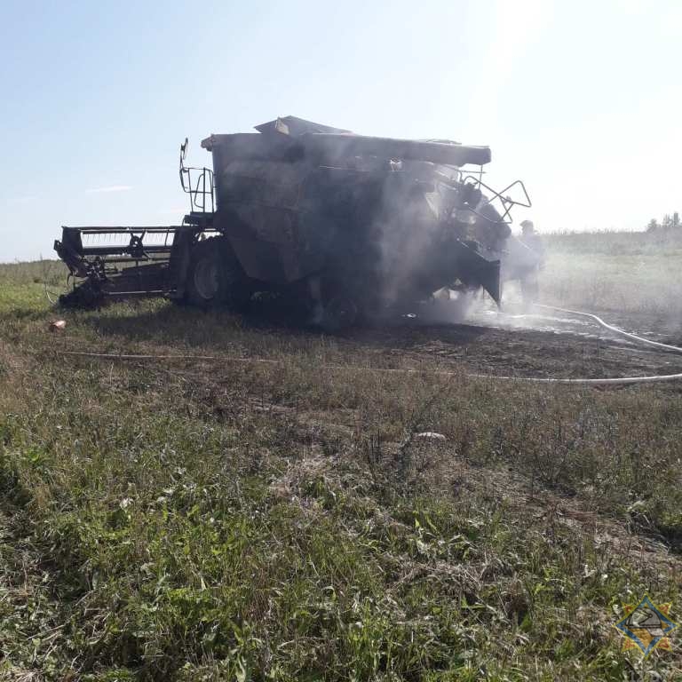 Комбайн сгорел в Чашникском районе