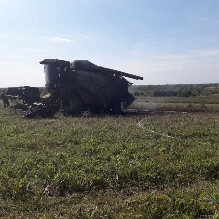 Комбайн сгорел в Чашникском районе