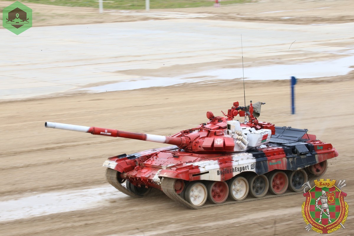 Беларусы взяли два вторых места в заездах "Танкового биатлона"