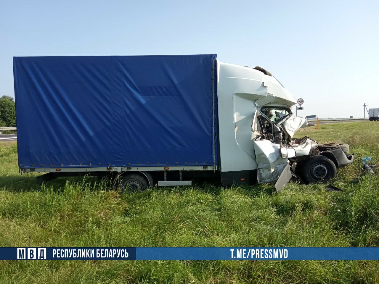 Водитель грузовика погиб в смертельном ДТП на трассе М1