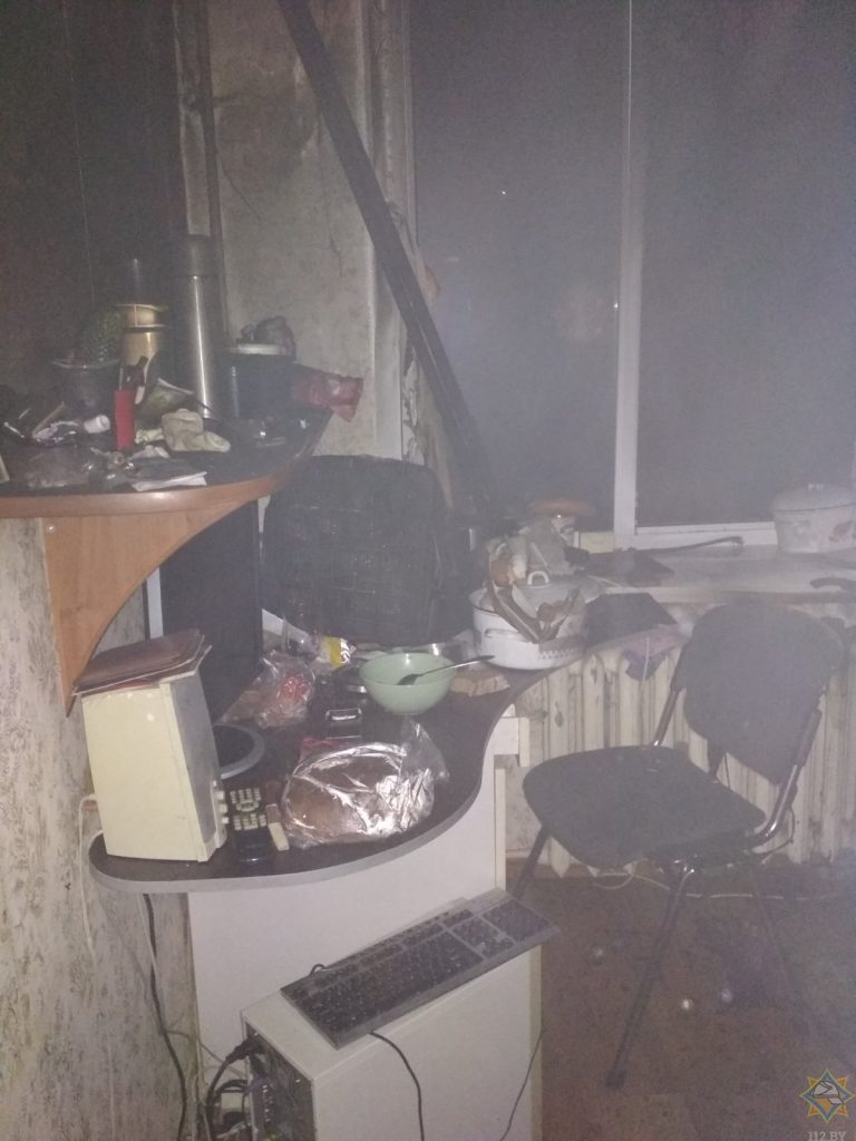 Минчанин сушил белье над плитой и поджег арендную квартиру