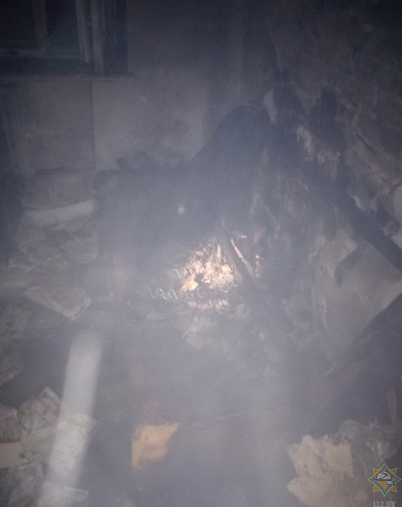 Сотрудник МЧС после работы спас соседа на пожаре в Воложине