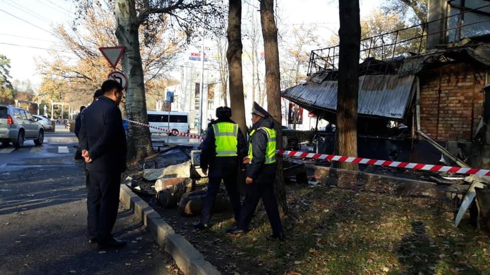В кафе в центре Бишкека произошли взрывы – один человек погиб