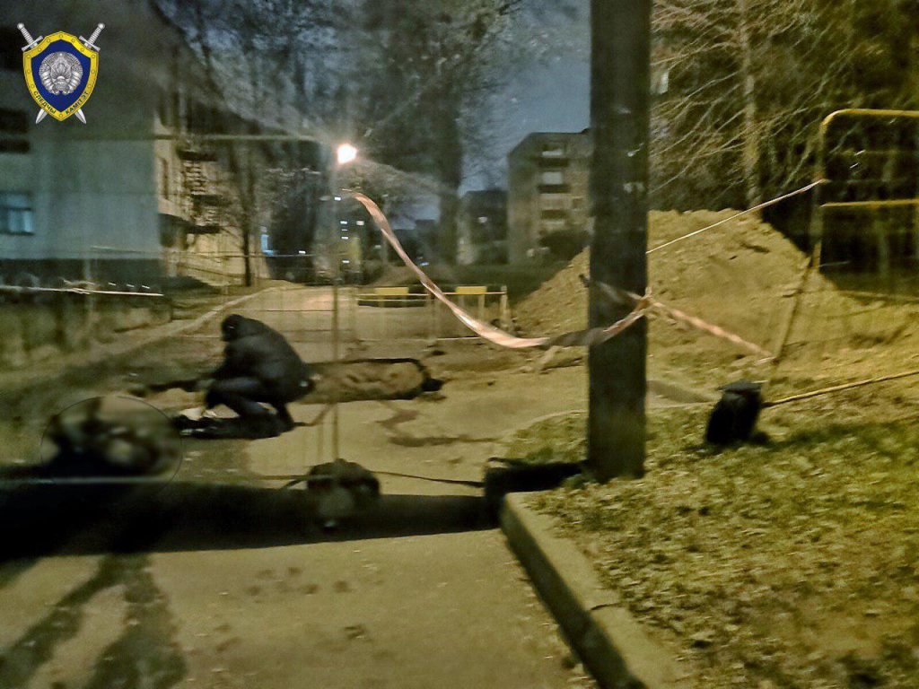 Труп мужчины нашли в Минске в яме для ремонта коммуникаций