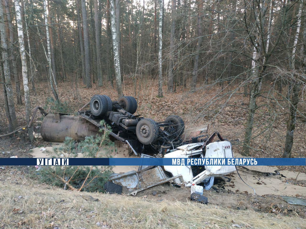 Шесть человек пострадало в столкновении автобуса и грузовика в Речицком районе