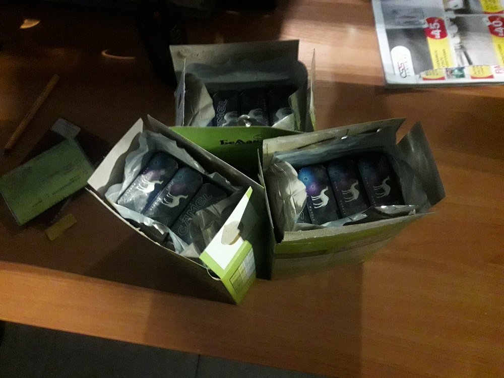 Литовские пограничники нашли беларусские сигареты ноутбуке и коробках из-под детского питания