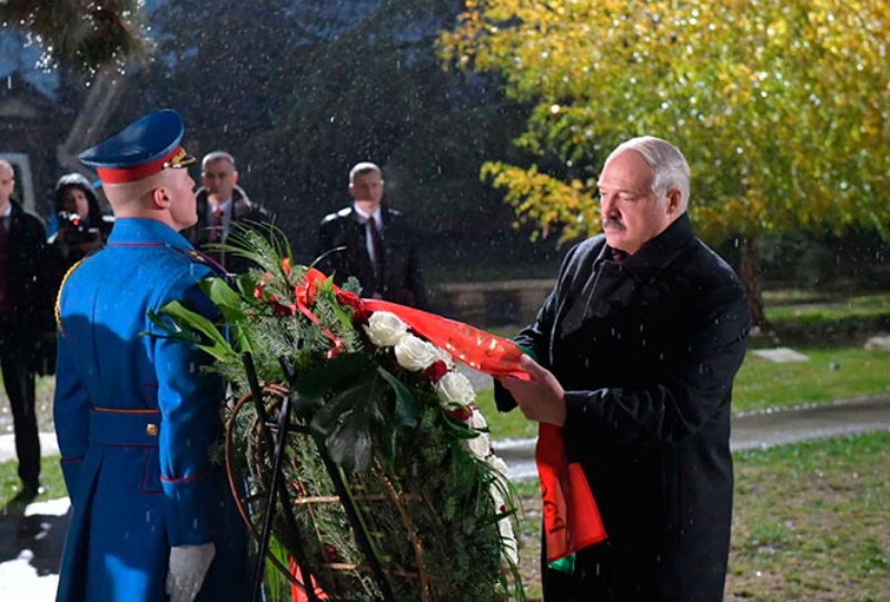 Лукашенко посетил мемориал освободителям Белграда и поужинал с Вучичем