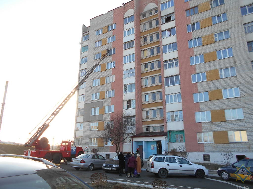 В Мозыре 8 человек эвакуировали при пожаре в многоэтажке