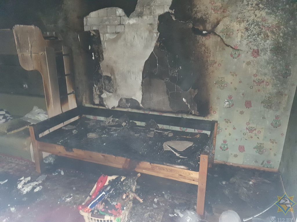 Трех детей и трех взрослых спасли на пожаре в Боровлянах