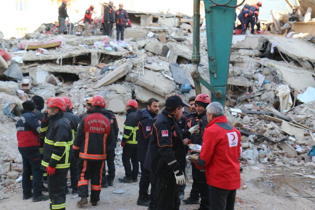 Число жертв землетрясения в Турции выросло до 35