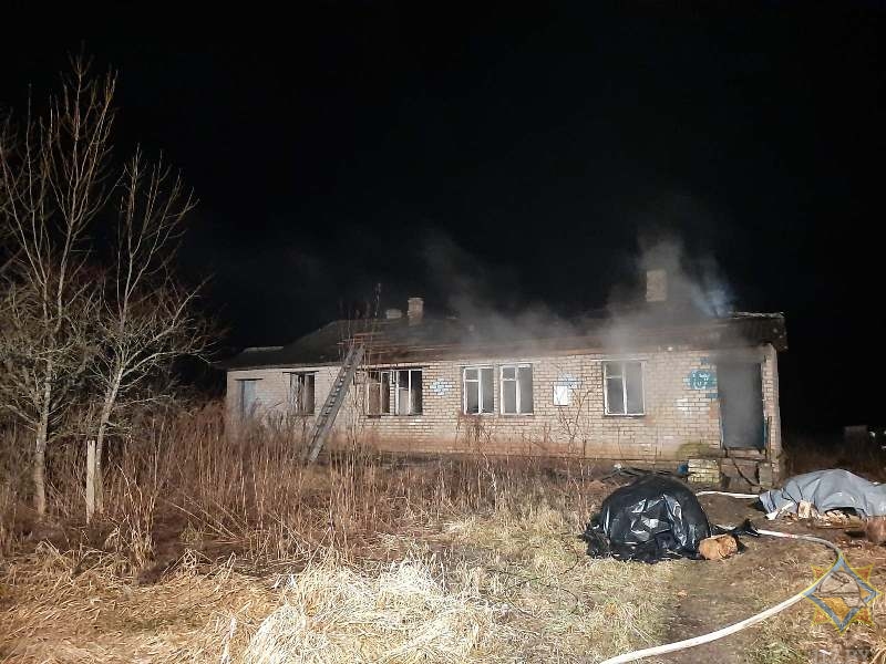В погребе сгоревшего дома в Шумилинском районе найден труп мужчины