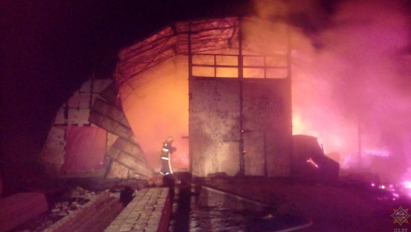 Столярный цех загорелся в Волковысском районе
