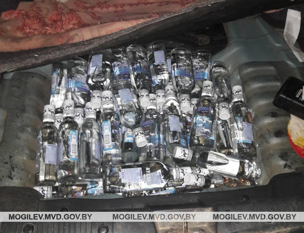 Милиция изъяла более 100 литров алкоголя без акцизов под Могилевом