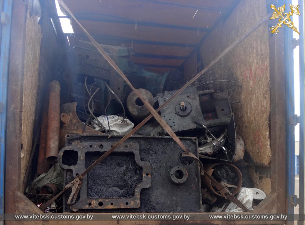 Таможенники не пропустили в Россию более 40 тонн металлолома