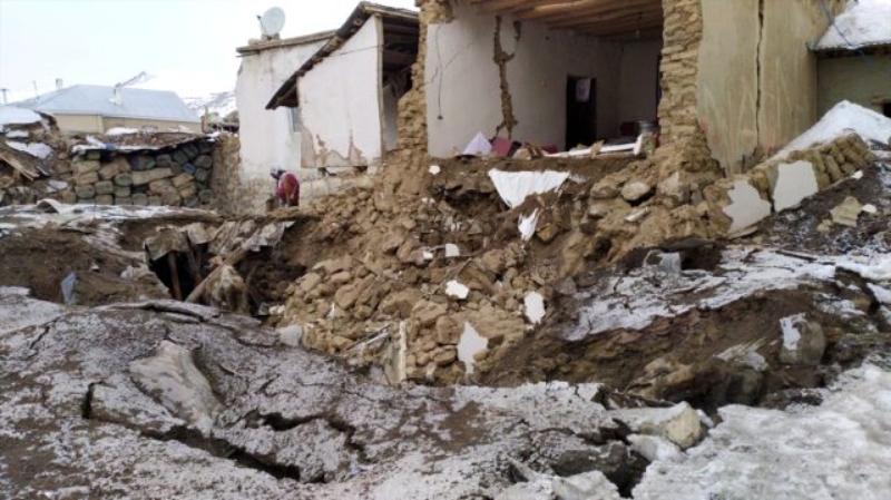 В Турции 8 человек погибли при землетрясении