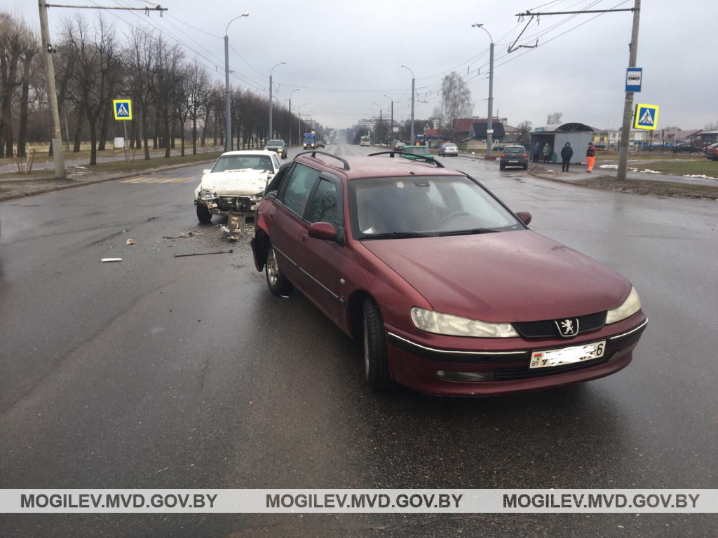 Газовый баллон травмировал водителя при аварии в Могилеве