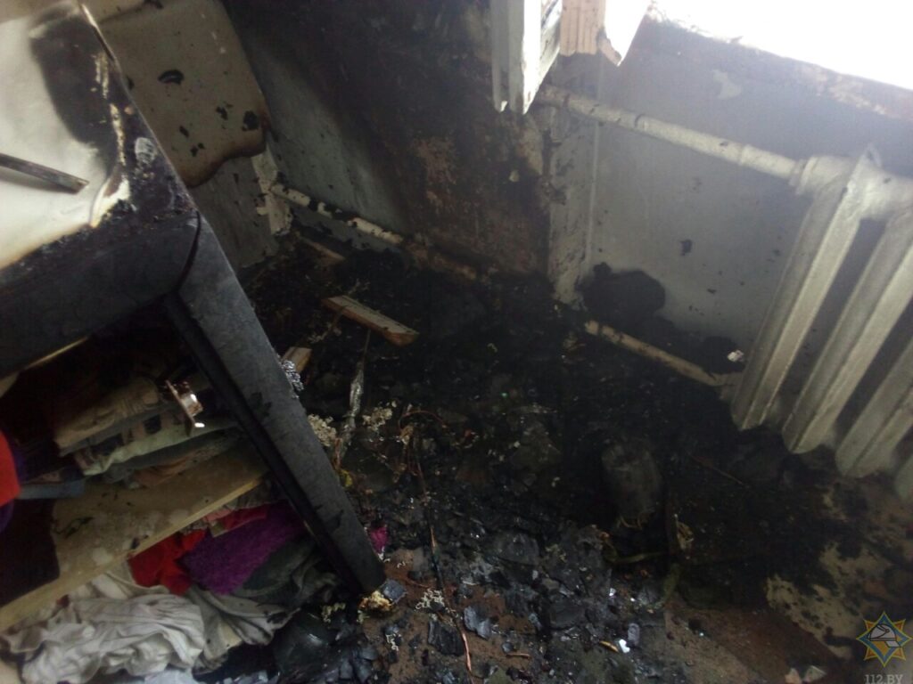 64 человека эвакуировали из-за пожара в общежитии в Слуцке