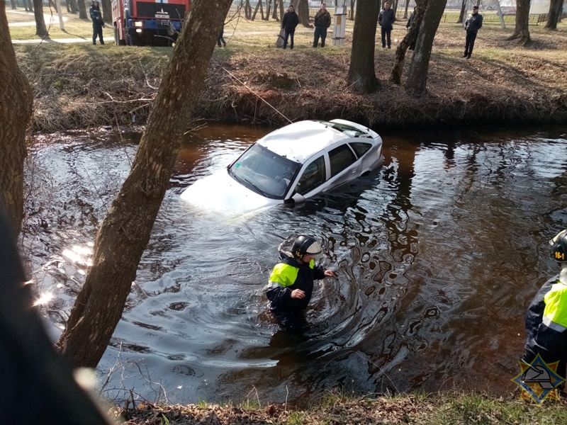 В Гомельской области пенсионер вылетел на Opel в реку