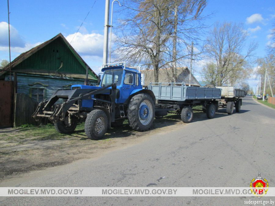 Под Бобруйском задержали подозреваемых в угоне трактора