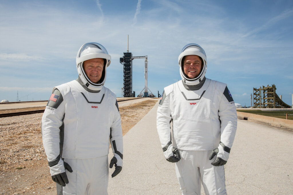 SpaceX успешно запустила к МКС свой космический корабль Crew Dragon