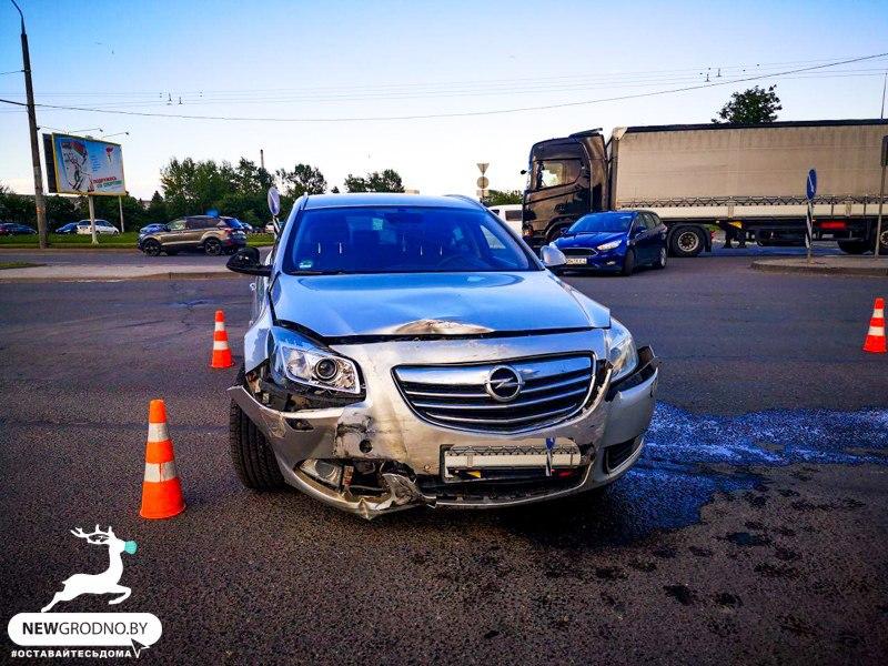 В ДТП в Гродно у Audi вырвало заднюю балку