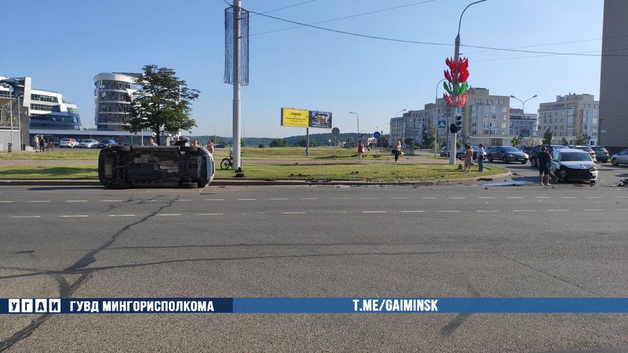 Три автомобиля столкнулись на проспекте Победителей в Минске