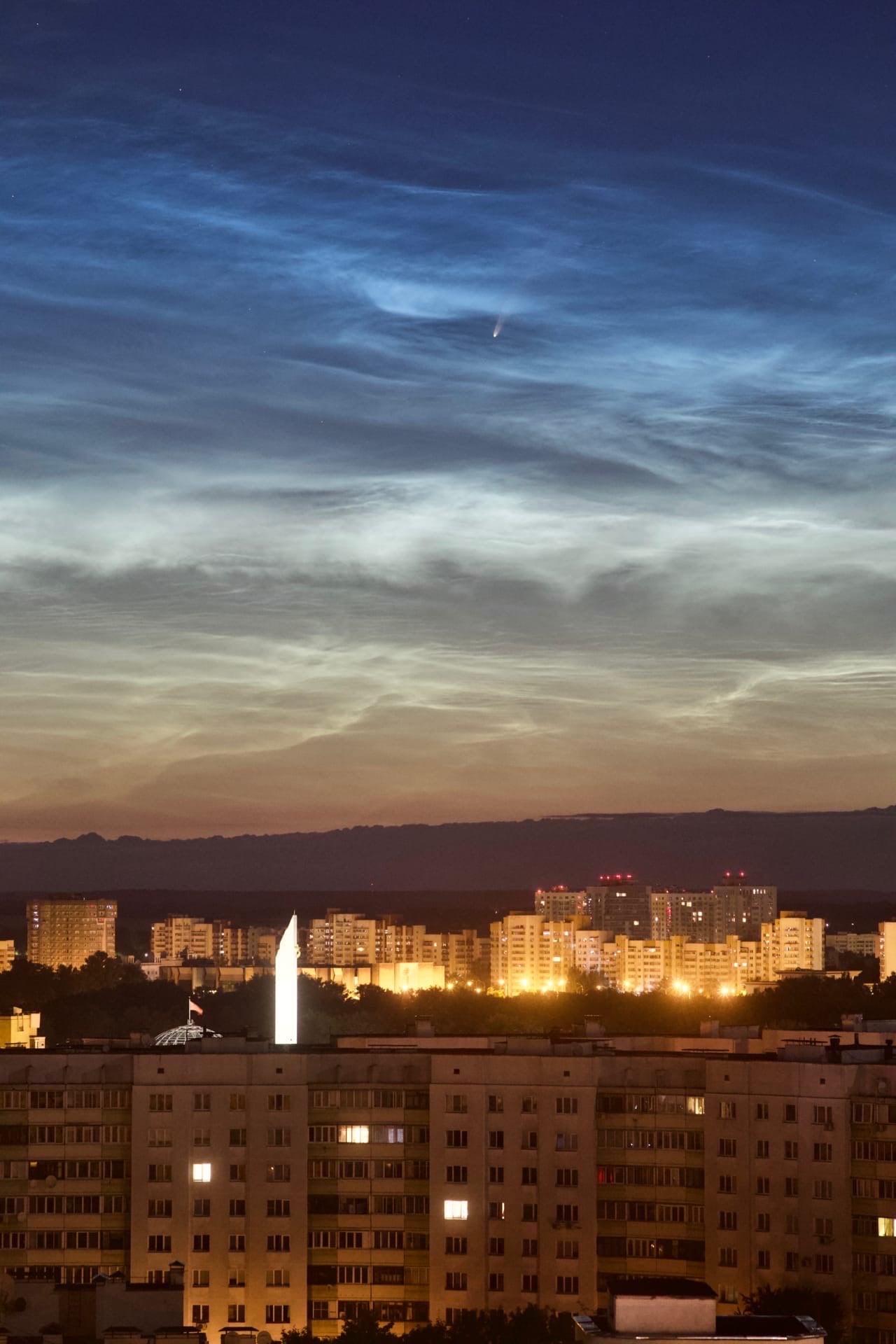 Беларусы наблюдают ярчайшую комету за последние годы