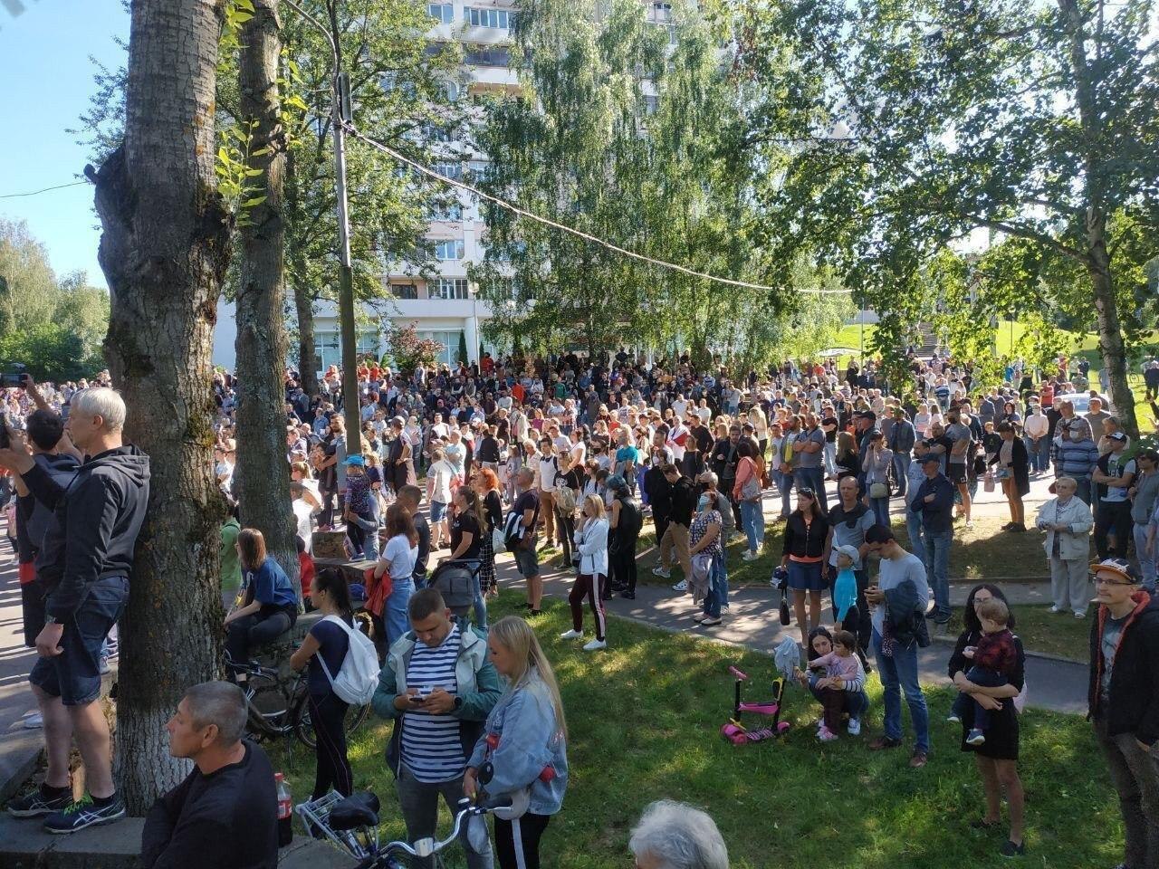 Около 3000 человек пришло на митинг Тихановской в Нополоцке