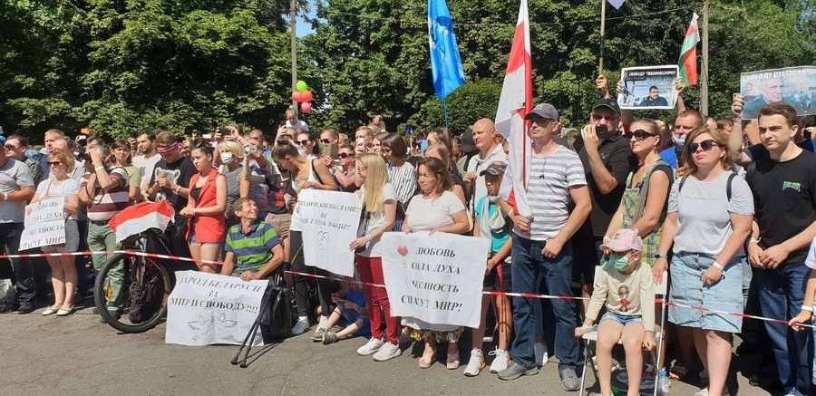 В Жлобине прошел митинг в поддержку Светланы Тихановской