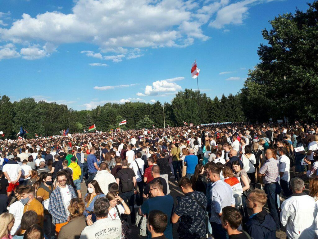 Более 60 тысяч человек пришло на митинг Светланы Тихановской